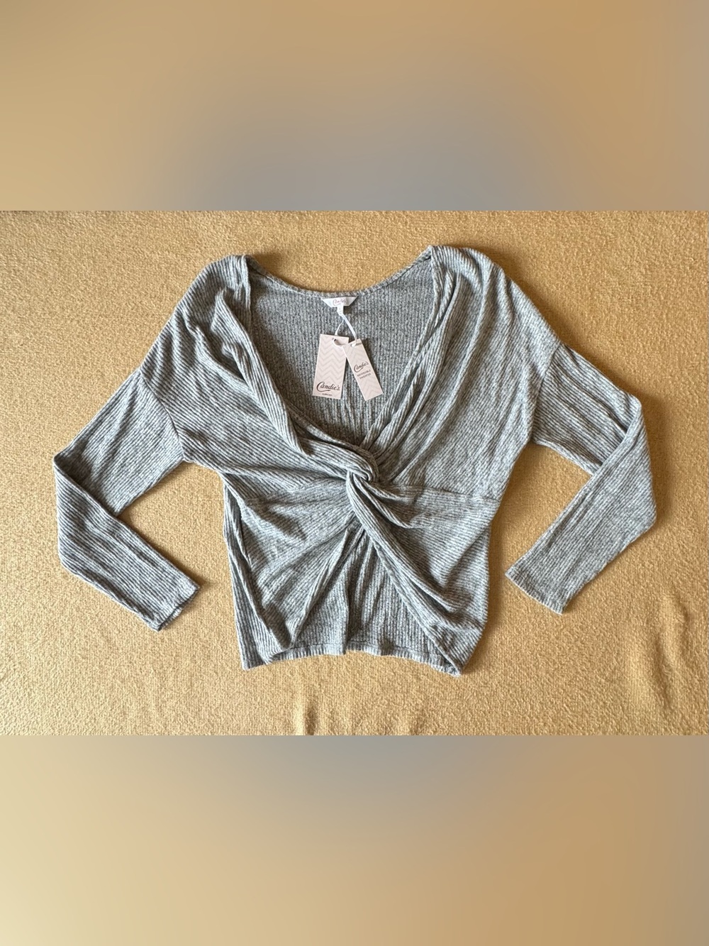 Candie's Reversible Light Gray Ribbed Twist-Front V-Neck Top